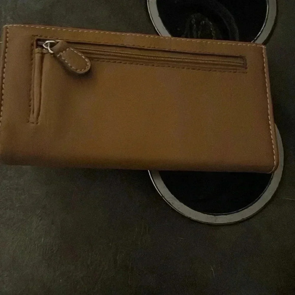 George Rech nude wallet - Picture 3 of 3